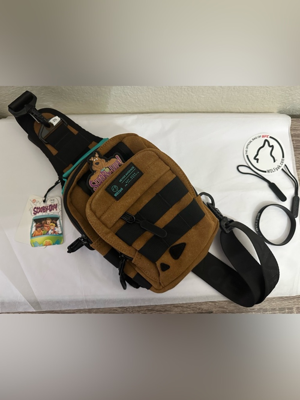 WolfPAK 4L Scooby Doo sling pack crossbody